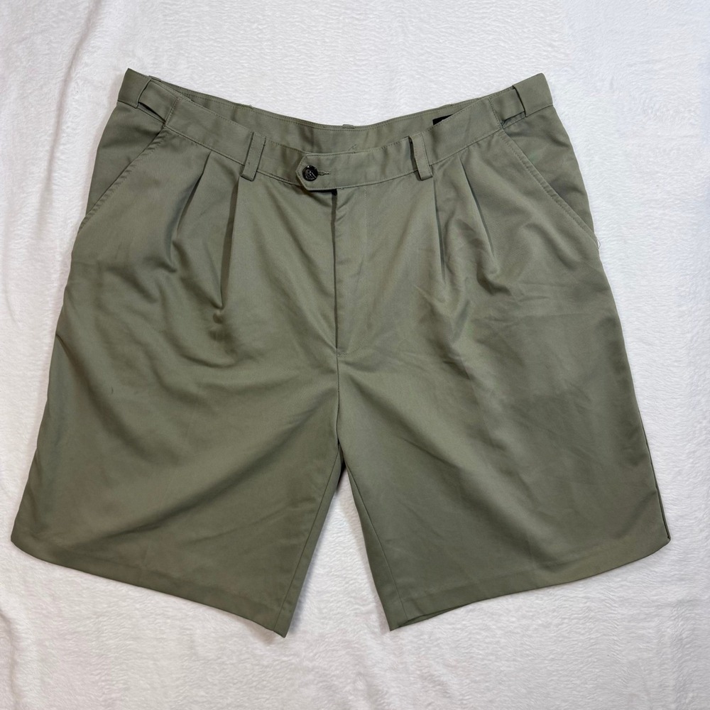 IZOD 38 Golf Shorts Pleated Khaki Casual Activewear Outdoor Summer Vaca Stretch